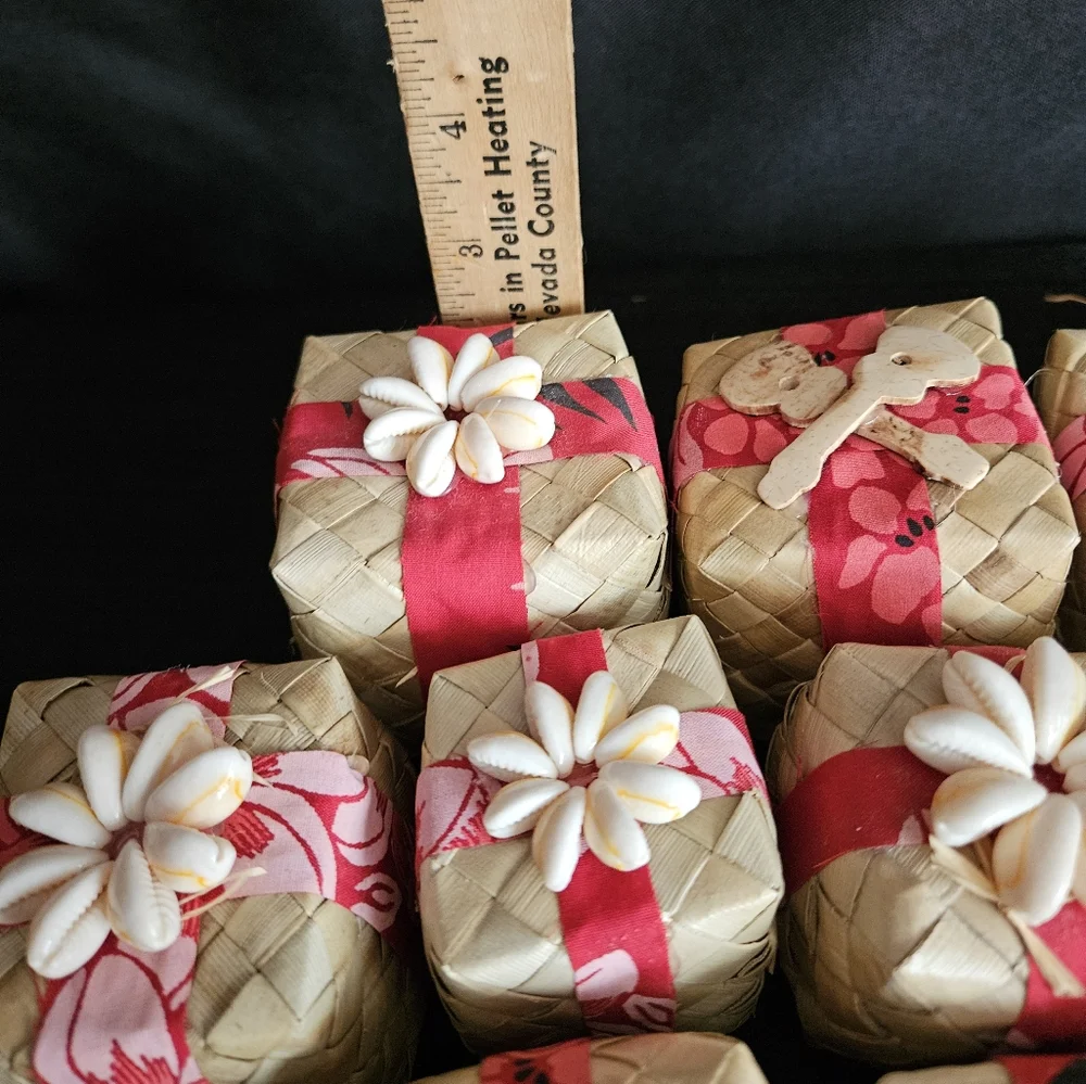 Traditional Hawaiian Lauhala Gift Baskets Lot Of 32 Handmade Small